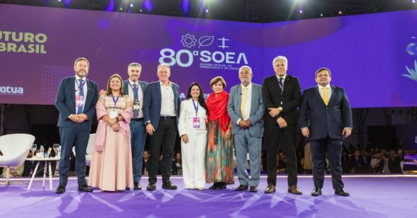 Dispositivo-de-honra-na-abertura-da-80a-SOEA-847x565